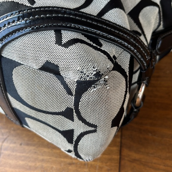 Coach Chelsea 18903 Shoulder Bag - Picture 6 of 16